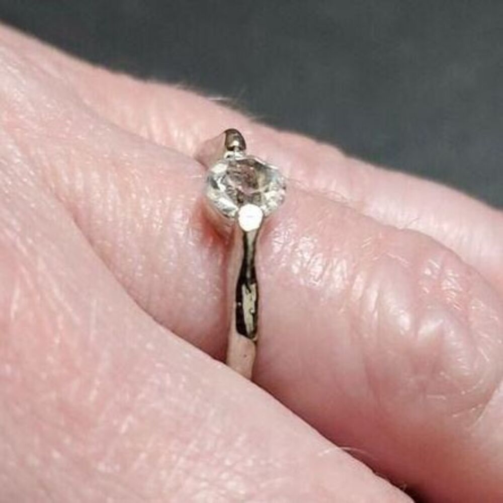 Silver tone solitaire rhinestone ring Size 7